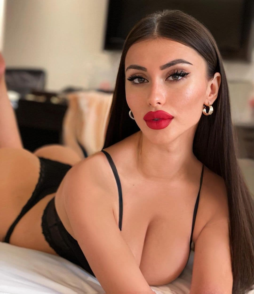 emily - фото эскорт 1 в Dubai