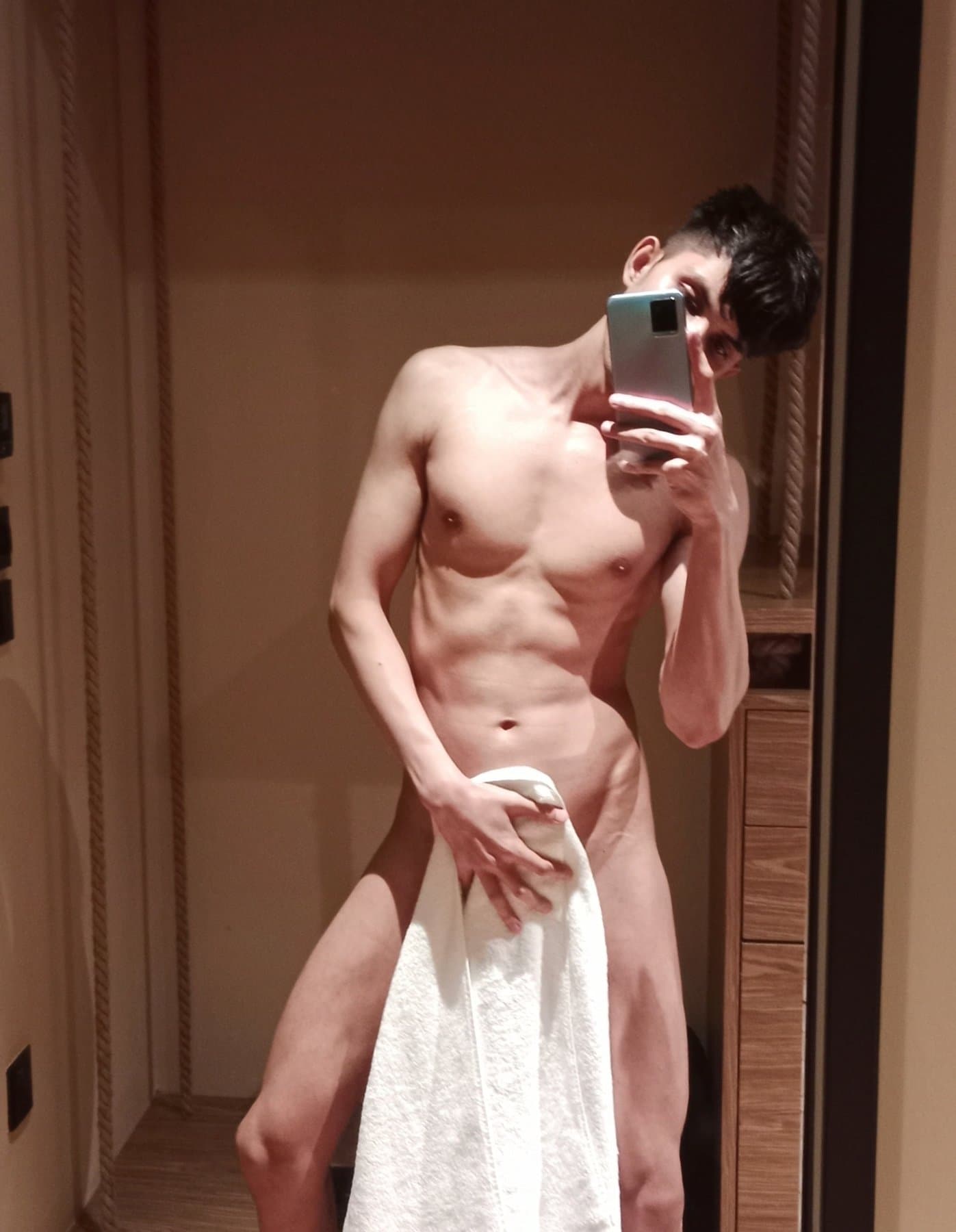 Skinny Boy - escort photo 12 in Dubai