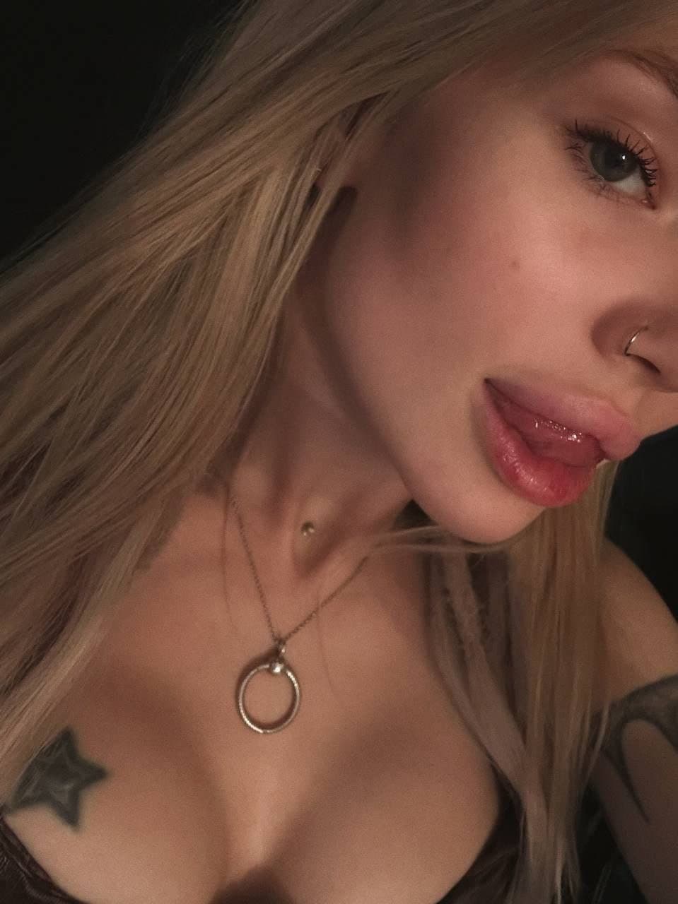 Anyuta - escort photo 2 in Dubai