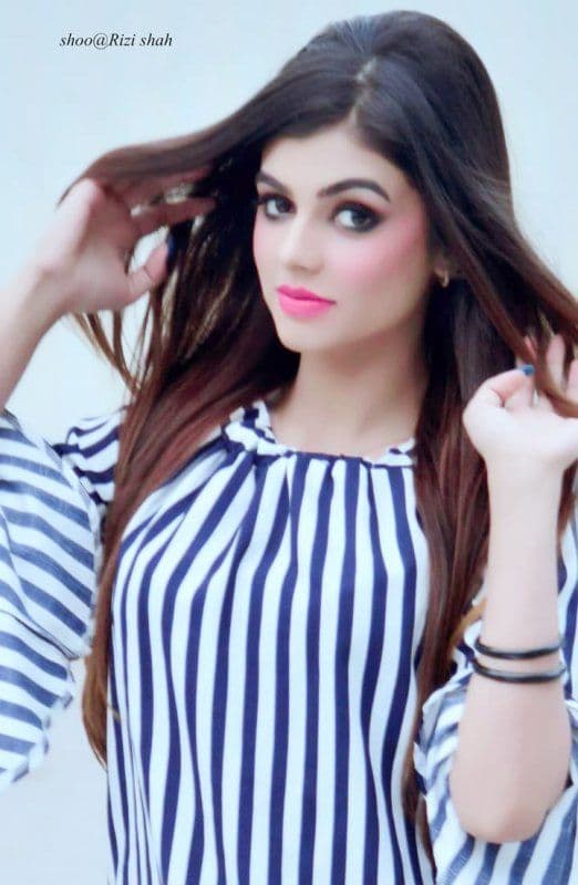 Model Aqsa - صورة مرافقة 6 في Dubai