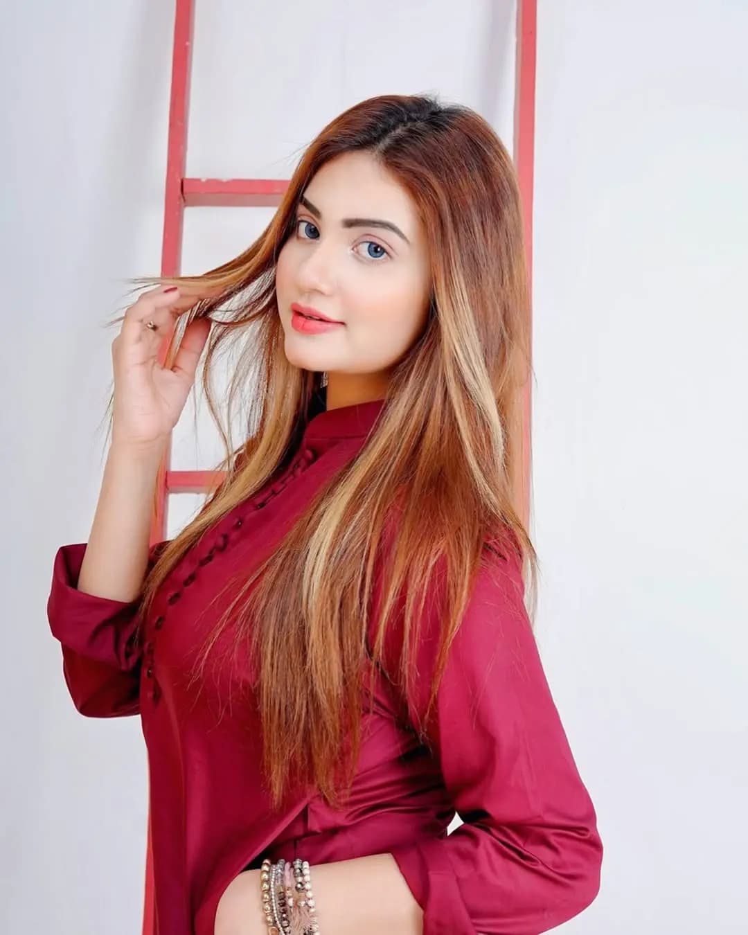 Komal - escort photo 2 in Dubai