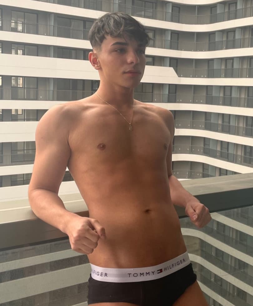 Gui Ferrer - escort photo 1 in Dubai