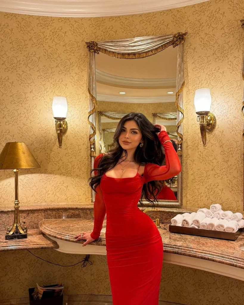 Ellie Say Hi - صورة مرافقة 2 في Dubai