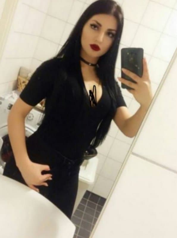 Julia - escort photo 1 in Dubai