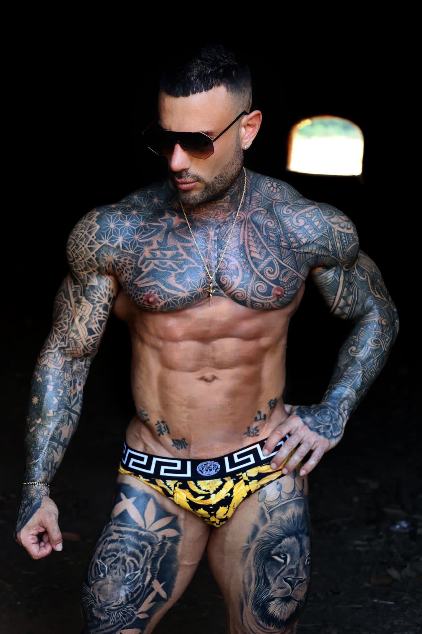 Gianluigi volti XXL - escort photo 12 in Dubai