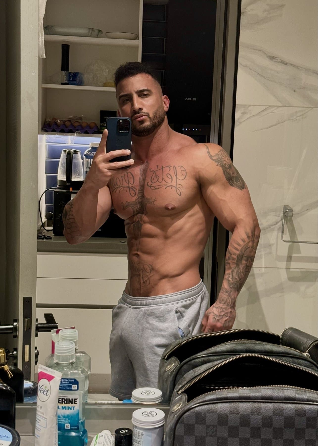 Dominic - escort photo 9 in Dubai