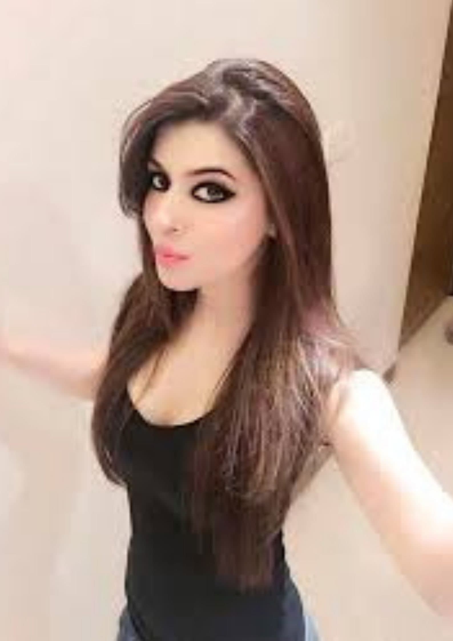 Hania khan - صورة مرافقة 9 في Dubai