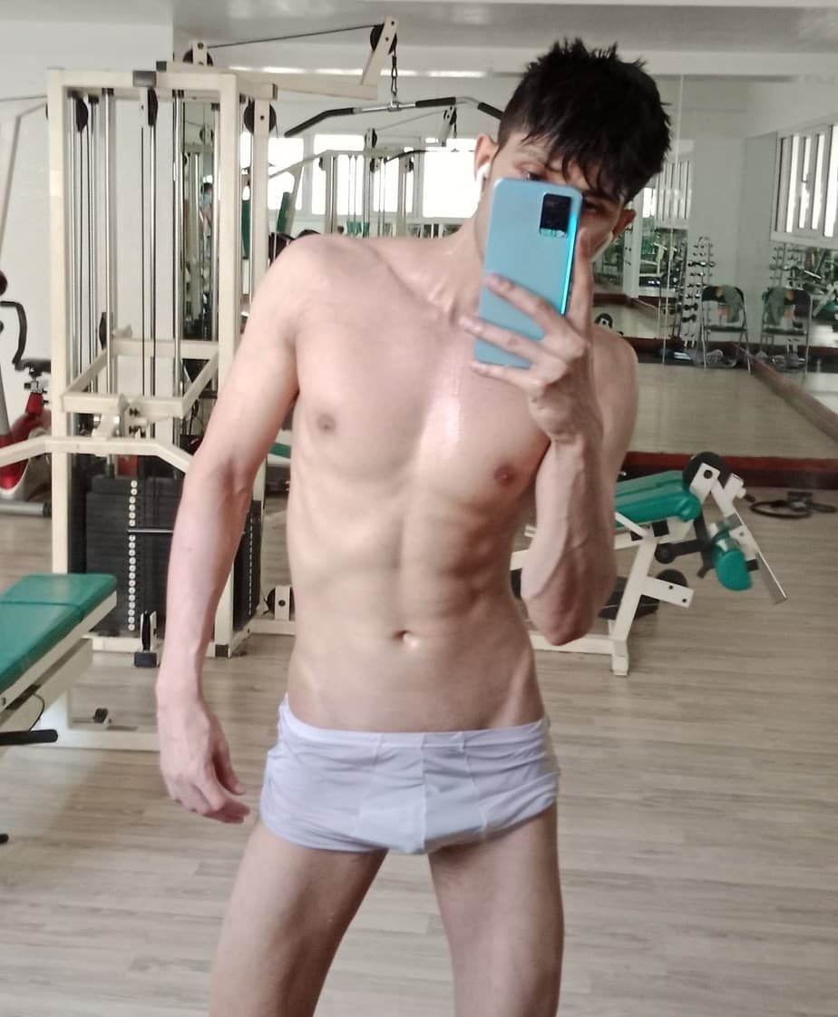 Skinny Boy - escort photo 1 in Dubai