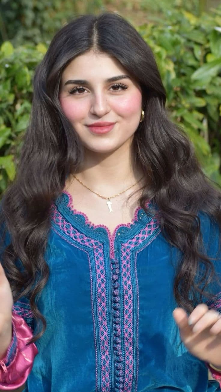 Hina Khan - escort photo 8 in Dubai