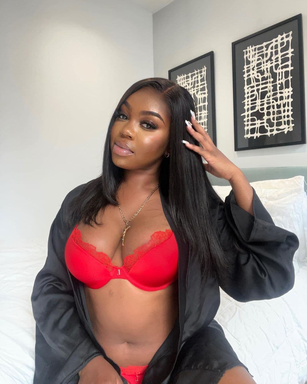 EBONY ALVIRA - صورة مرافقة 3 في Dubai