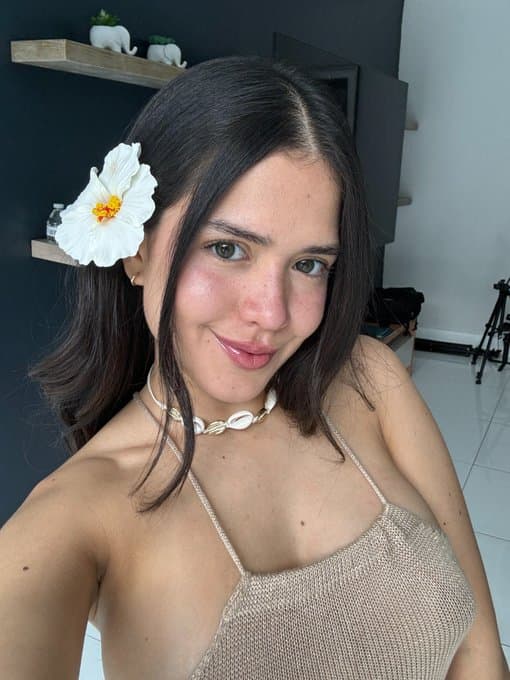 Hana - escort photo 1 in Dubai