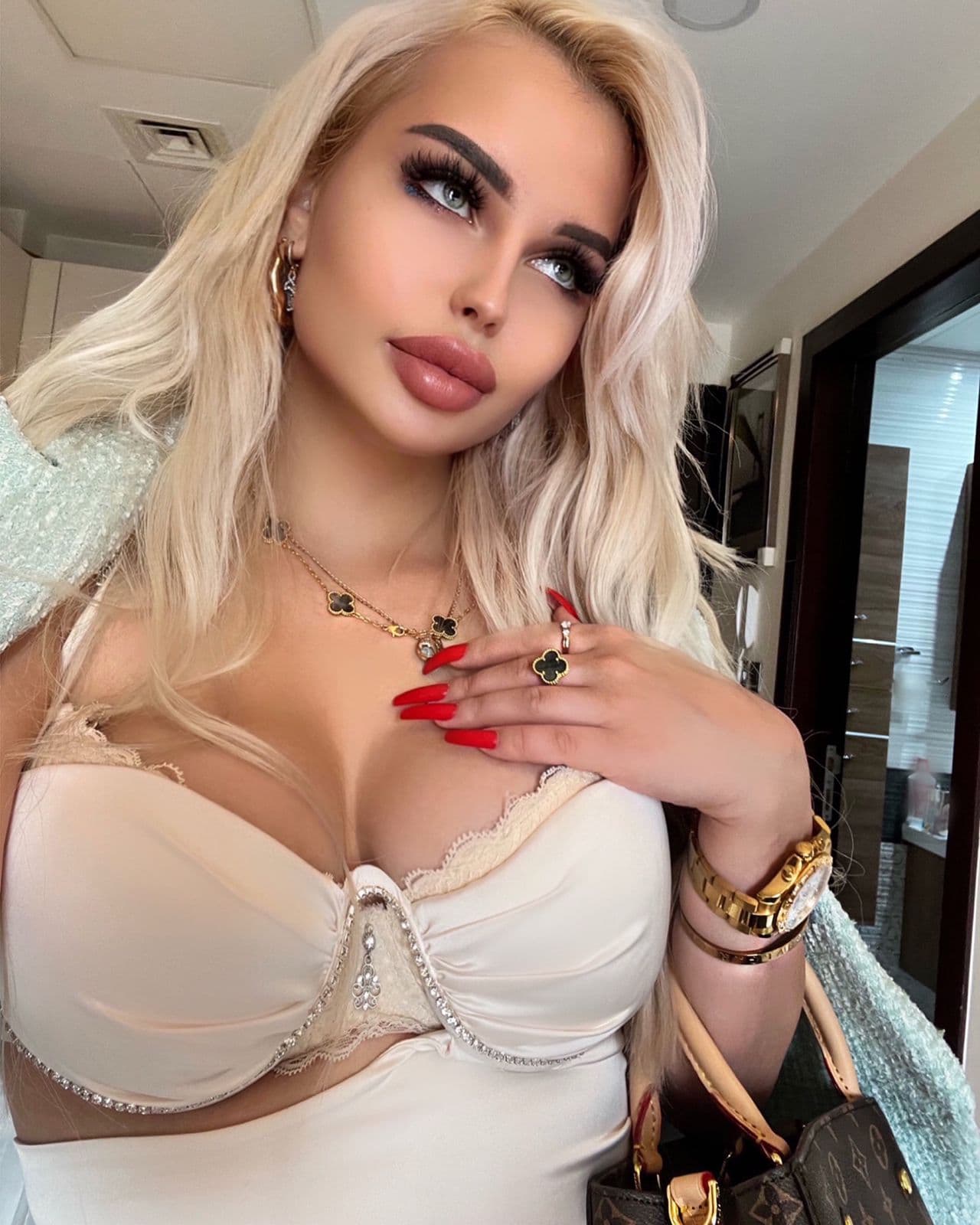 Almey Juky - фото эскорт 9 в Dubai