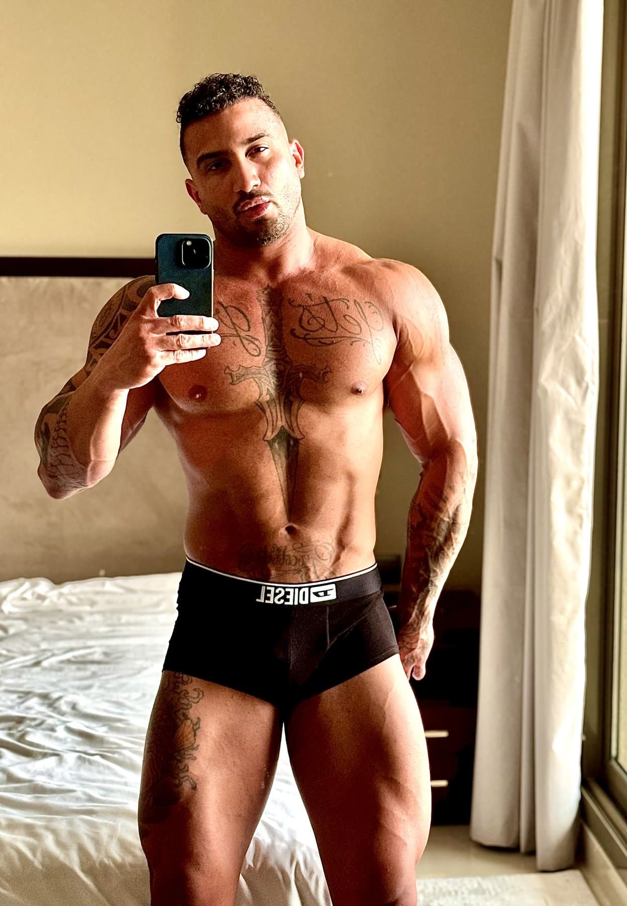 Dominic - escort photo 10 in Dubai