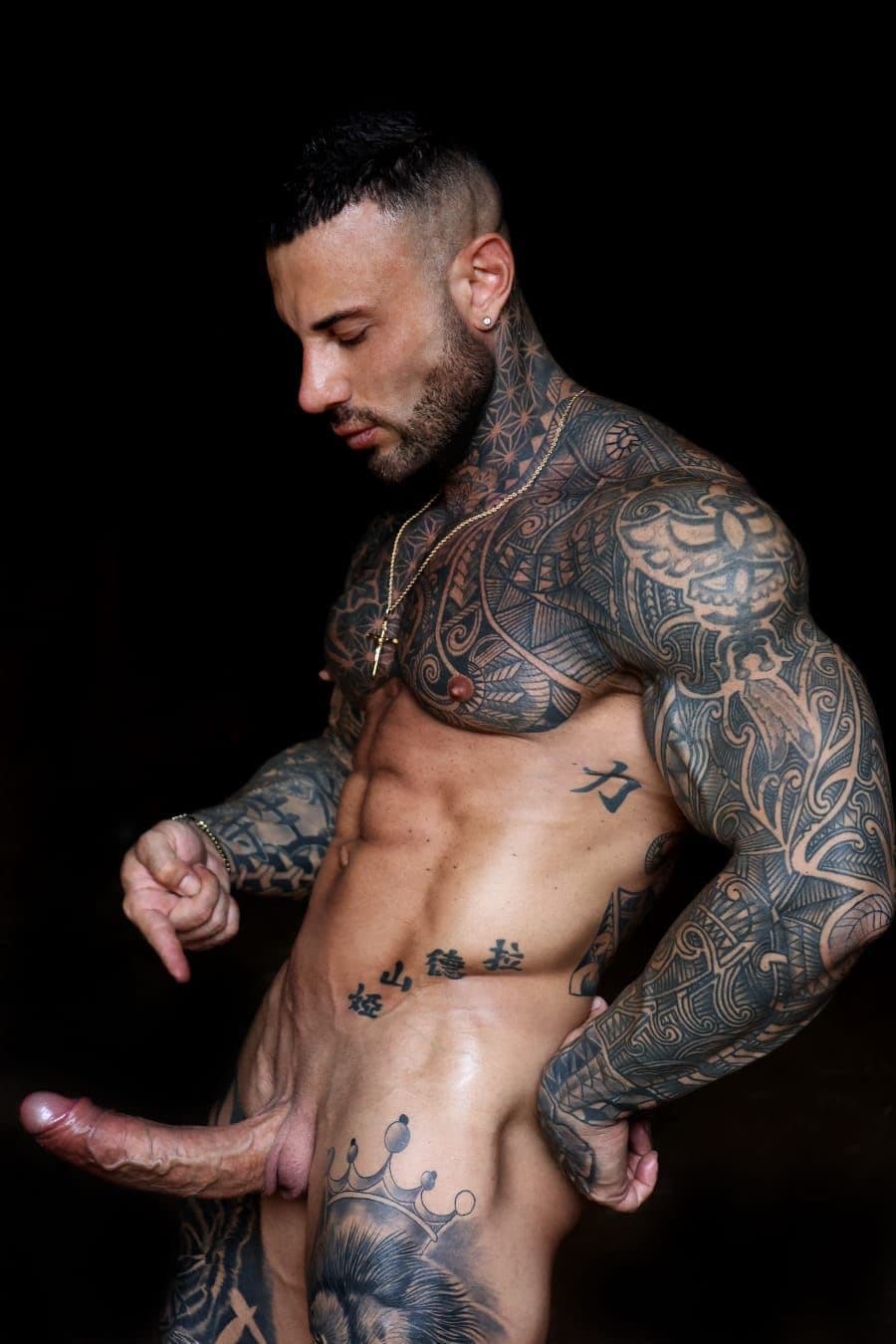 Gianluigi volti XXL - escort photo 16 in Dubai