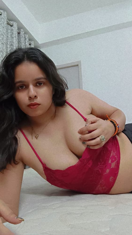 Sakshi - escort photo 2 in Dubai