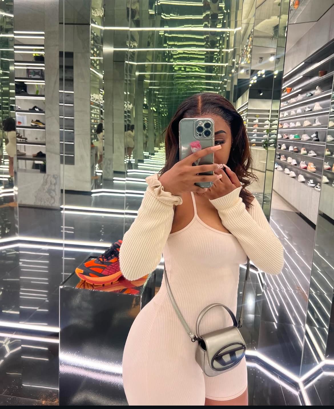 Lora - фото эскорт 7 в Dubai