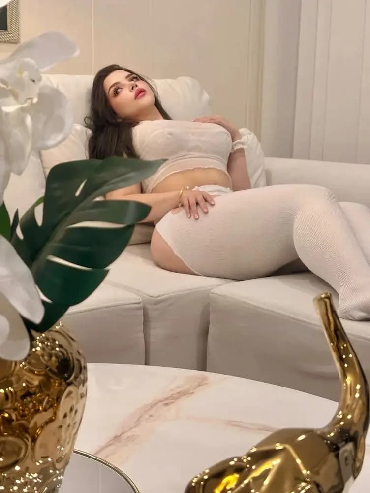 Vivian - escort photo 8 in Dubai