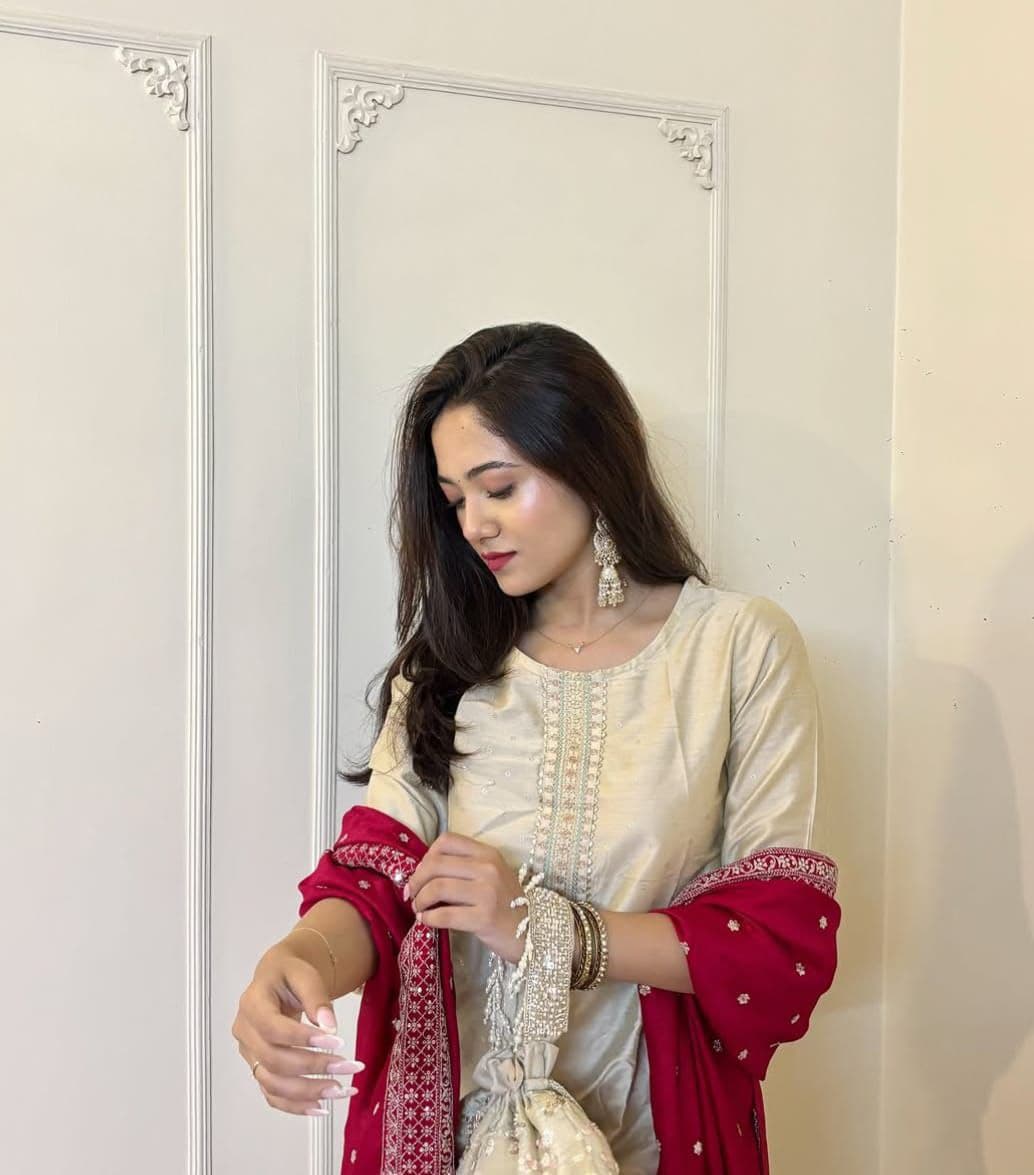 Sakshi sing - escort photo 2 in Dubai