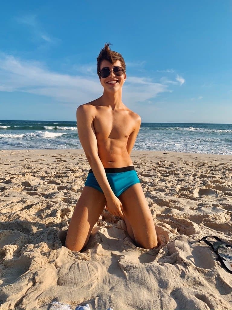 Alex - escort photo 2 in Dubai