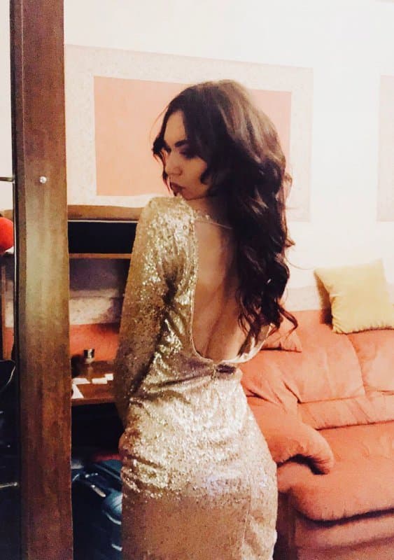 Kira age 21 - escort photo 8 in Dubai