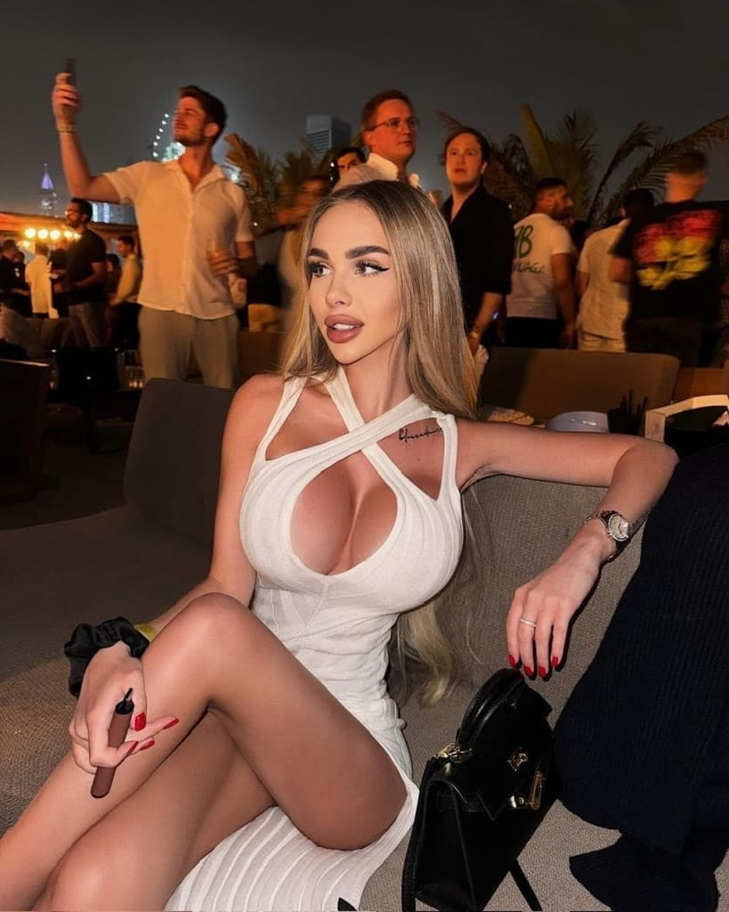 hana - escort photo 2 in Dubai