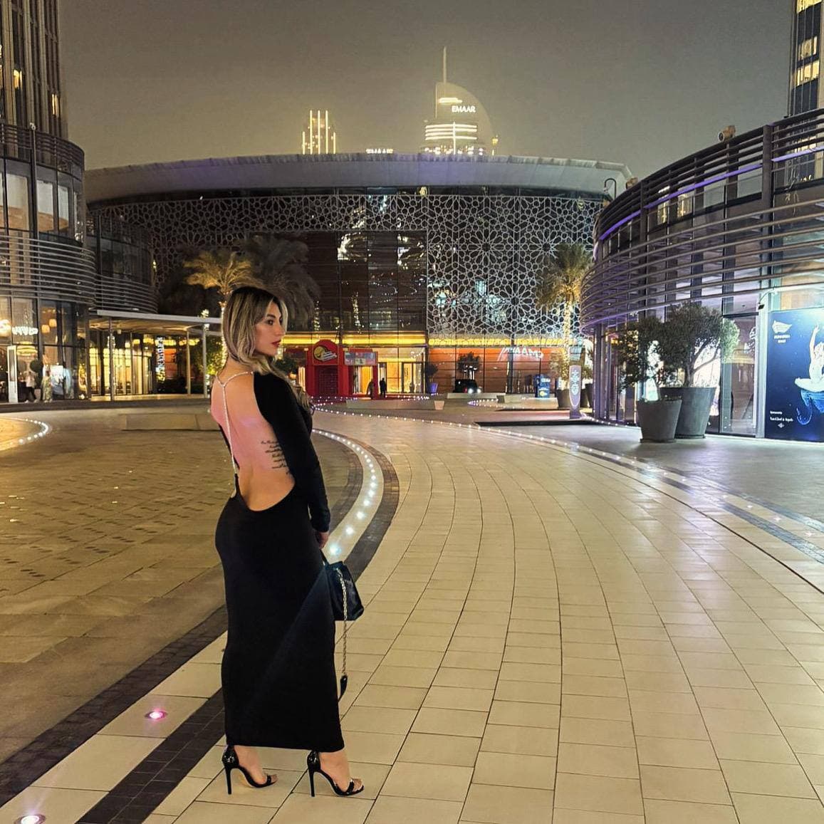 Lora - escort photo 1 in Dubai