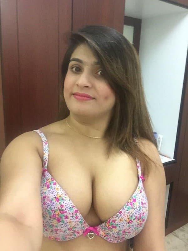 Dubai indian escorts - фото эскорт 30 в Dubai