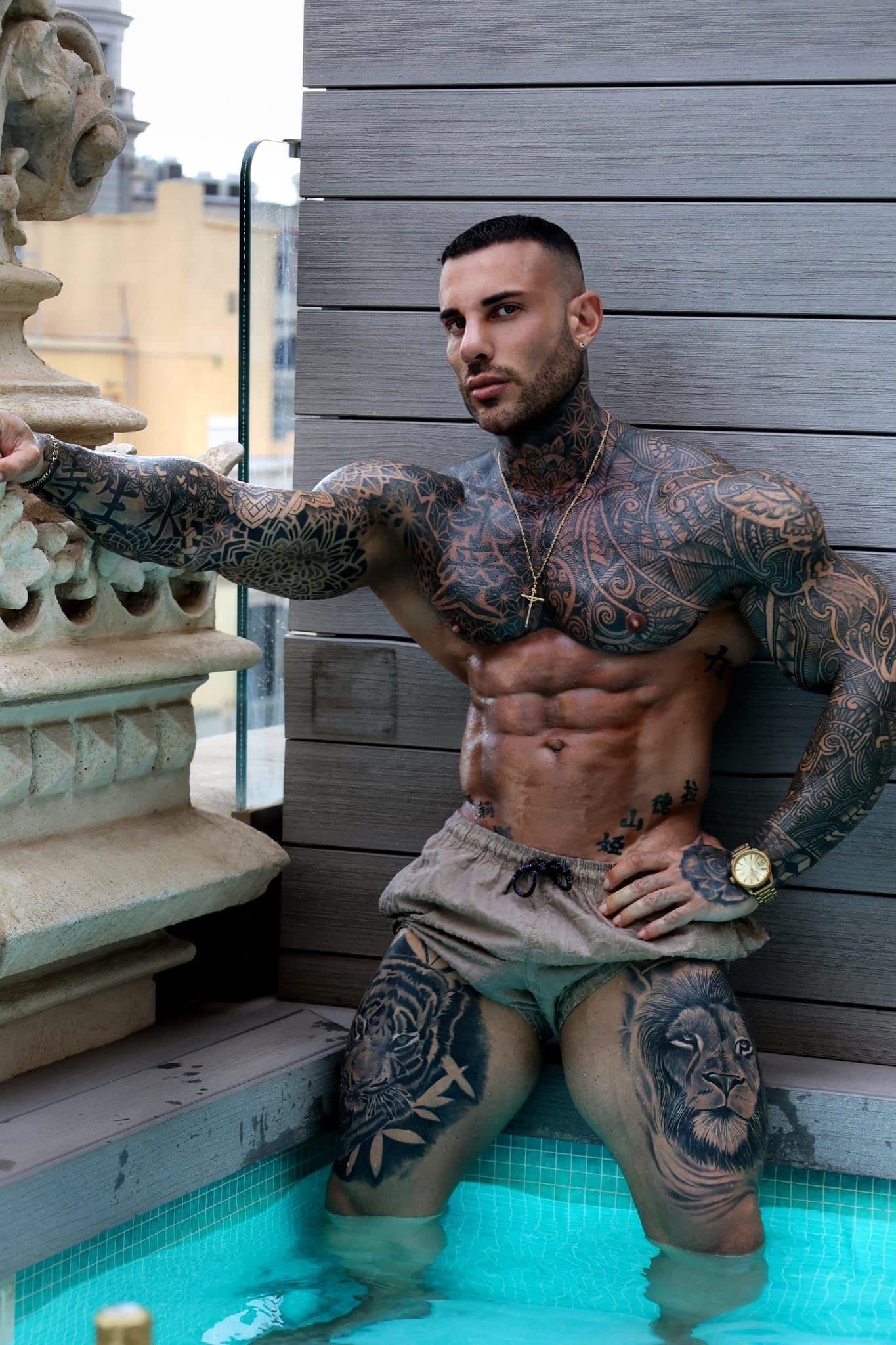 Gianluigi volti XXL - escort photo 13 in Dubai