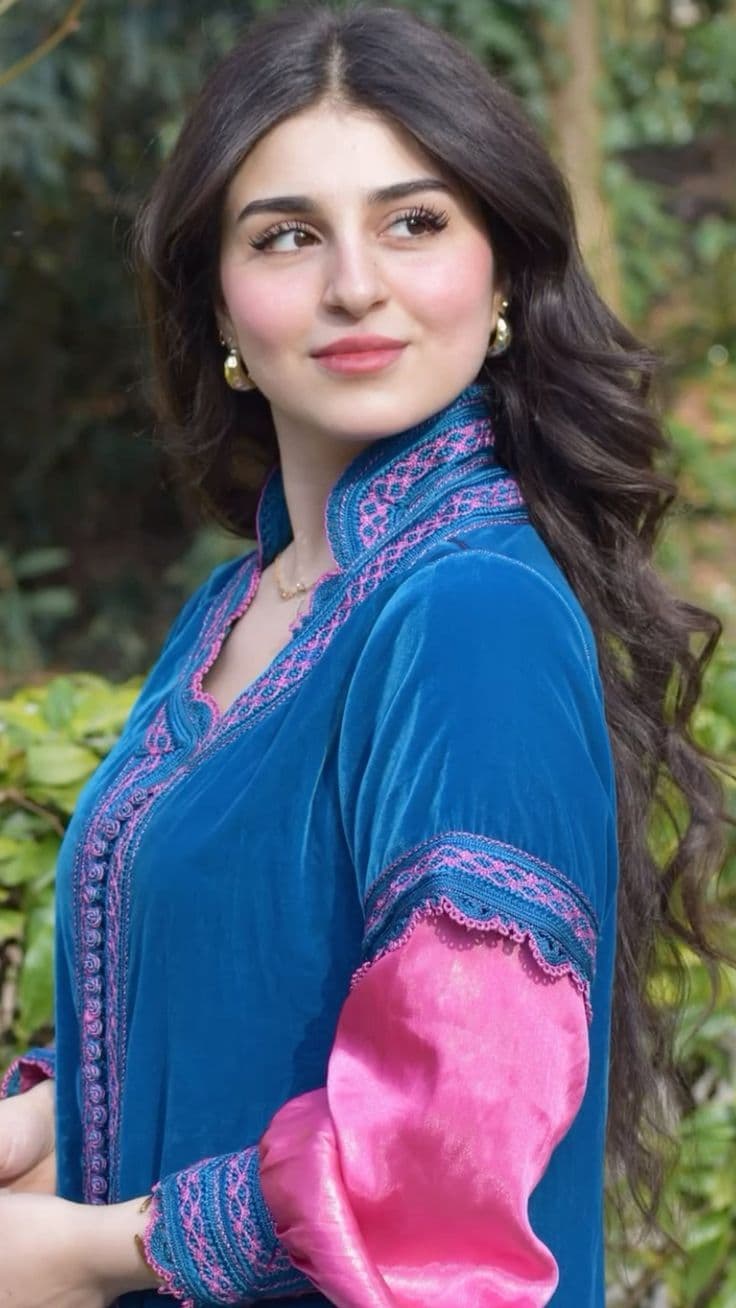 Hina Khan - escort photo 6 in Dubai