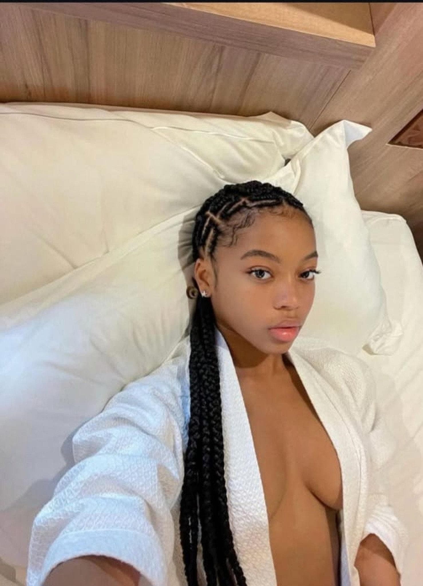 Gift - фото эскорт 3 в Dubai