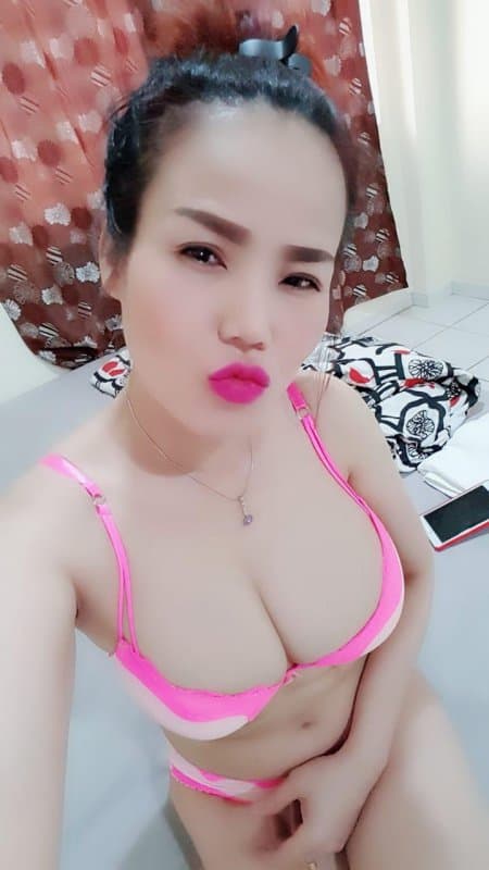 Sarah - escort photo 1 in Dubai