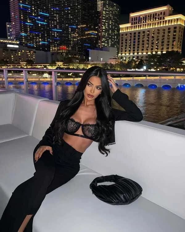 Amanda - фото эскорт 3 в Dubai