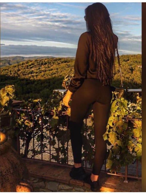 Ruby - صورة مرافقة 2 في Dubai