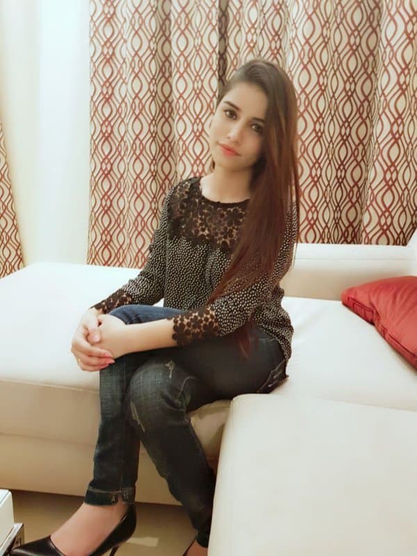 Dua Teen Dubai Escorts - صورة مرافقة 1 في Dubai