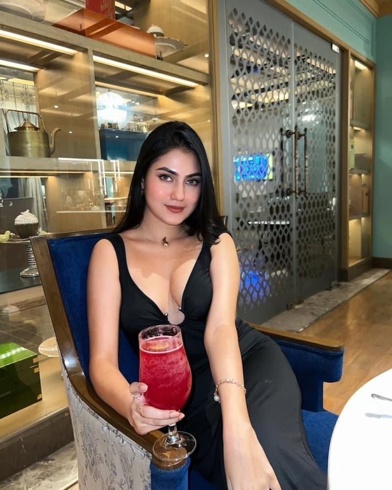 Shanaya - escort photo 2 in Dubai