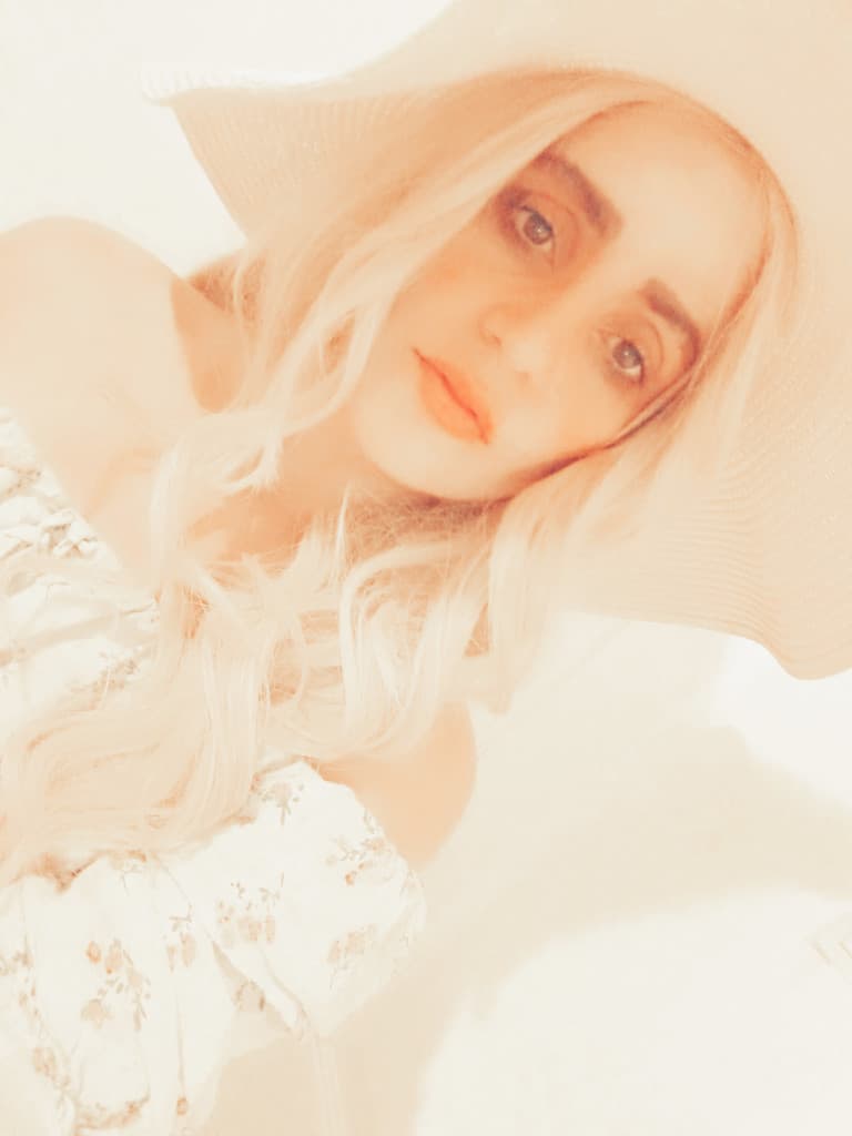 Sparkling - фото эскорт 1 в Dubai