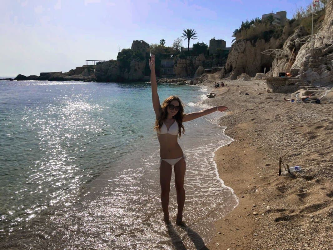 Kira age 21 - escort photo 7 in Dubai