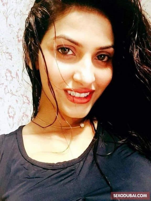 SAKSHI-indian Escorts - фото эскорт 26 в Dubai