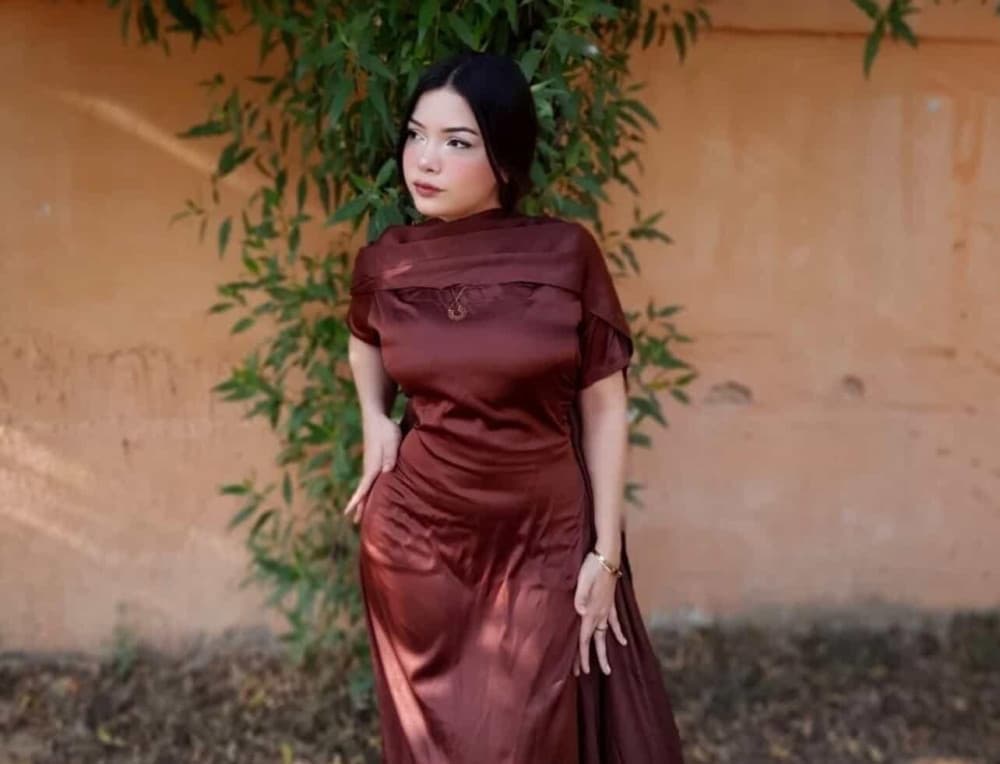 Hania Khan - صورة مرافقة 5 في Dubai