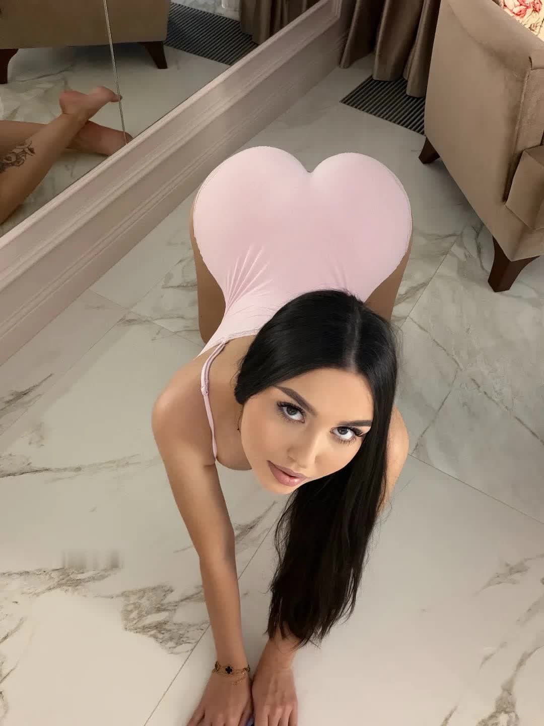 Lina - escort photo 1 in Dubai