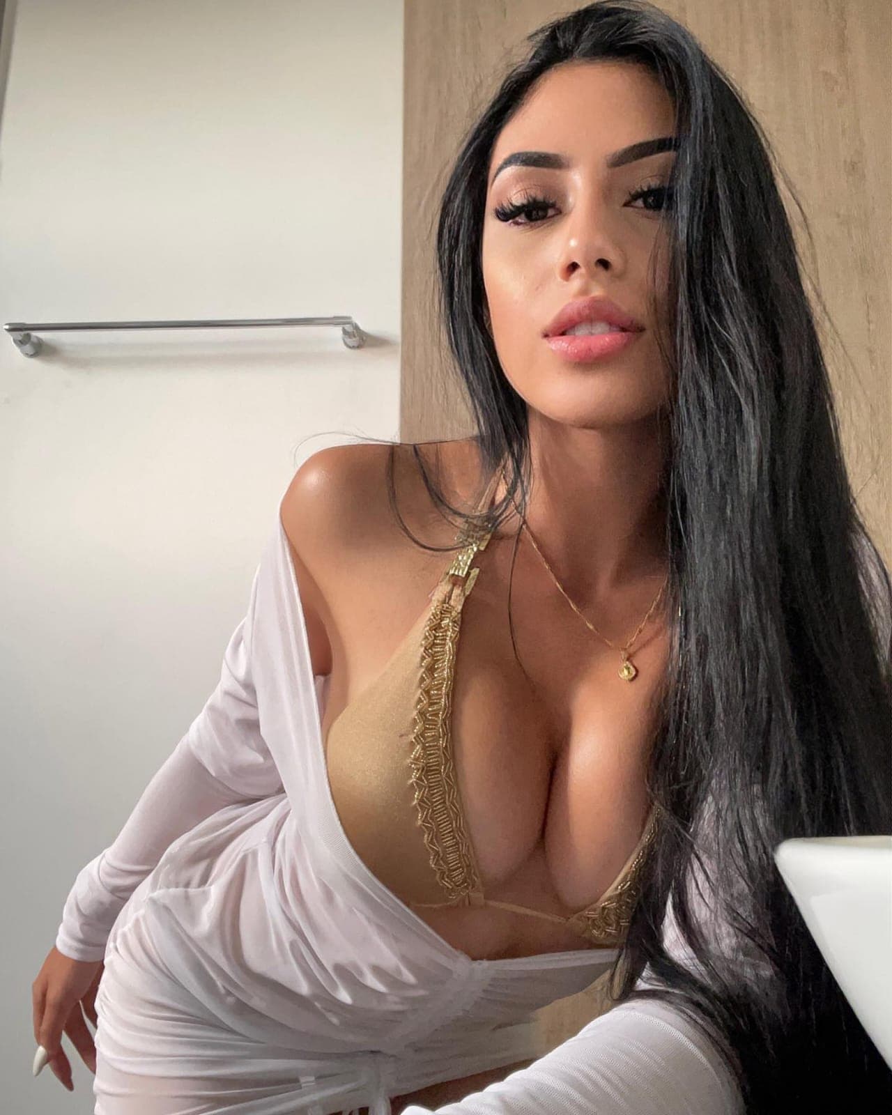 Emily - صورة مرافقة 2 في Dubai