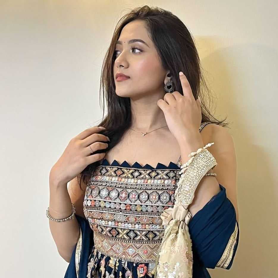 Sakshi sing - escort photo 1 in Dubai