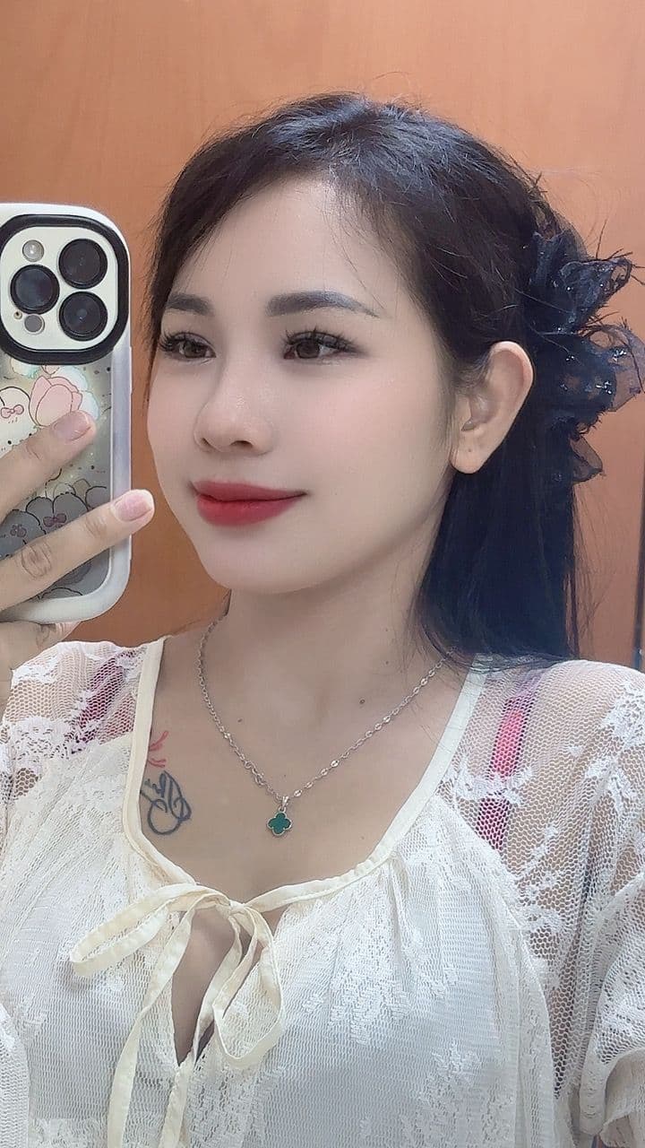 Hoài thu - صورة مرافقة 13 في Dubai